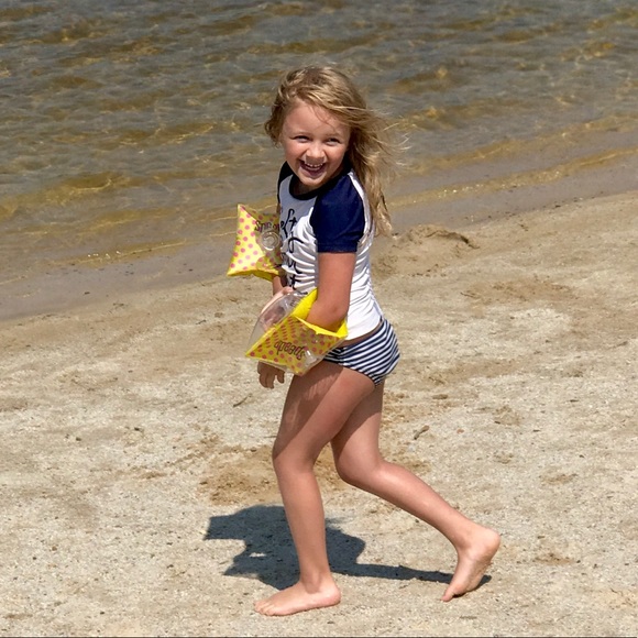 Meet your Posher, Liza - Picture 3 of 8